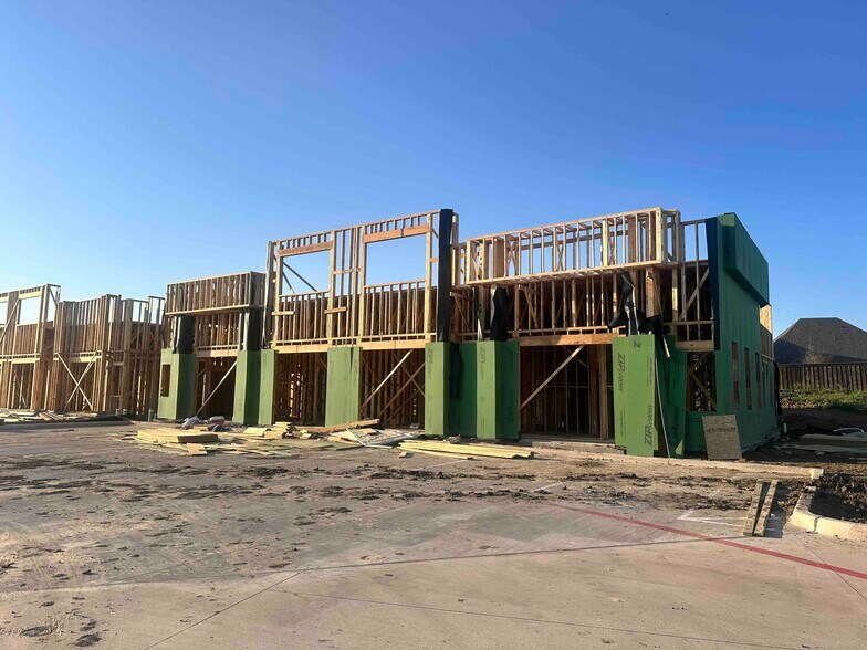 2135 Oak Grove Pkwy, Little Elm, TX à vendre - Photo de la construction – Image 2 sur 6