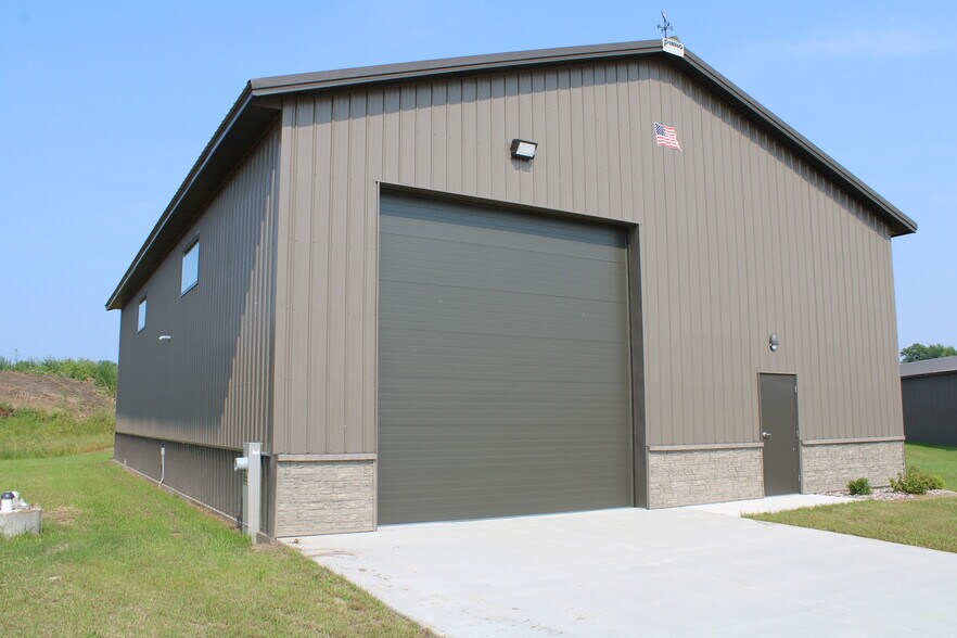 N5032 Co V rd, Fond Du Lac, WI à vendre - Photo de l’immeuble – Image 2 sur 8