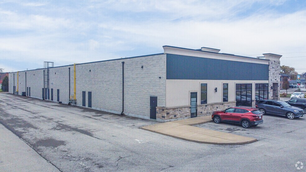 8685 Lundy's Ln, Niagara Falls, ON à louer - Photo de l’immeuble – Image 3 sur 4