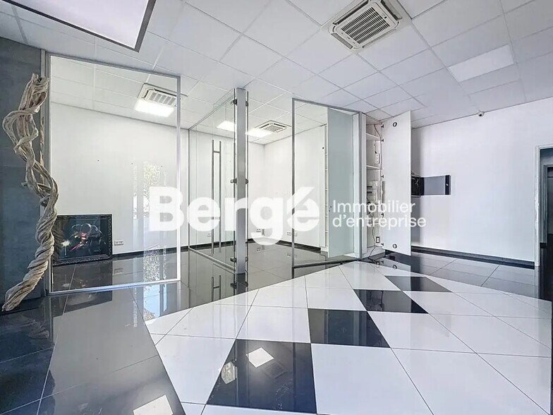 Local commercial dans Antibes à louer - Photo intérieure – Image 1 sur 5