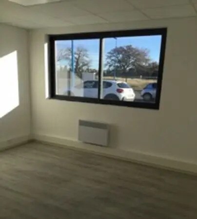 Industriel/Logistique dans Perpignan à louer - Photo de l’immeuble – Image 3 sur 4