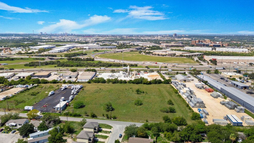 7010 NE Loop 410, San Antonio, TX à louer - Aérien – Image 2 sur 10