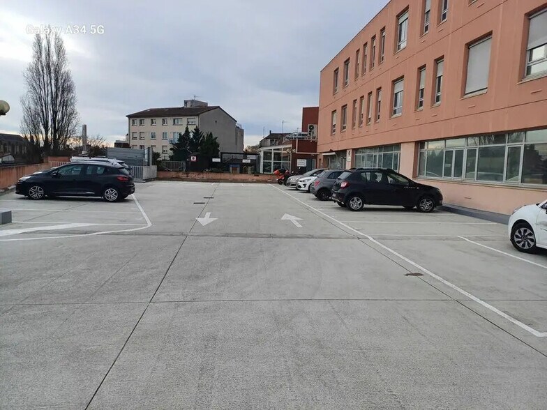 Local d'activités dans Toulouse à vendre - Photo de l’immeuble – Image 2 sur 6