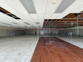 1306 Thelma Keller Ave, Effingham, IL à vendre Photo intérieure– Image 1 sur 2