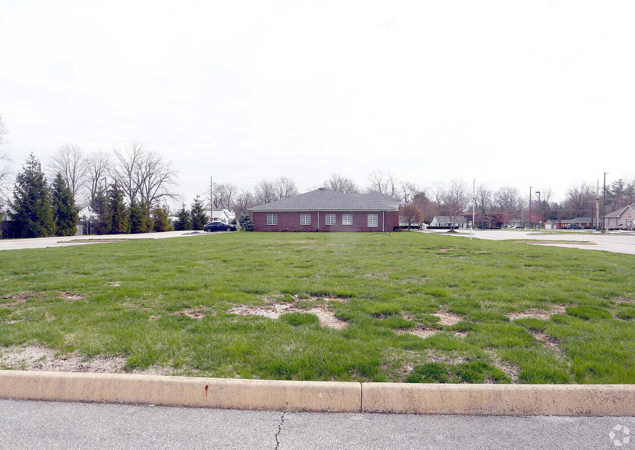 1310 N Post Rd, Indianapolis, IN à vendre Photo principale– Image 1 sur 5