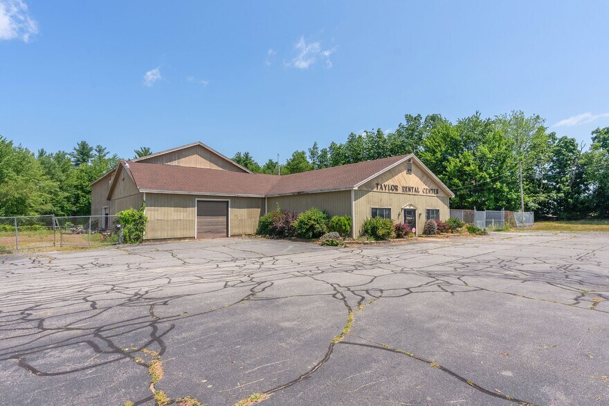 1306 Main St, Sanford, ME à vendre - Photo de l’immeuble – Image 3 sur 12