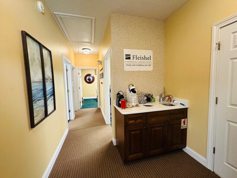 12443 San Jose Blvd, Jacksonville, FL à louer - Photo de l’immeuble – Image 3 sur 11