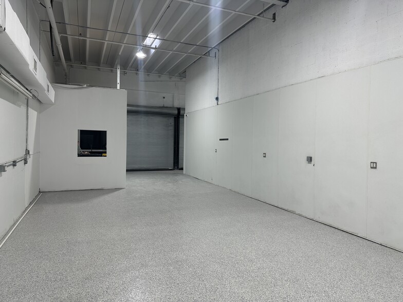 4322 SW 73rd Ave, Miami, FL à louer - Photo de l’immeuble – Image 3 sur 5