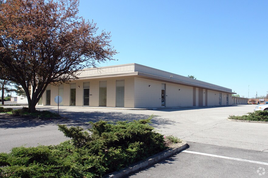 5255 N Tacoma Ave, Indianapolis, IN à louer - Photo de l’immeuble – Image 3 sur 6