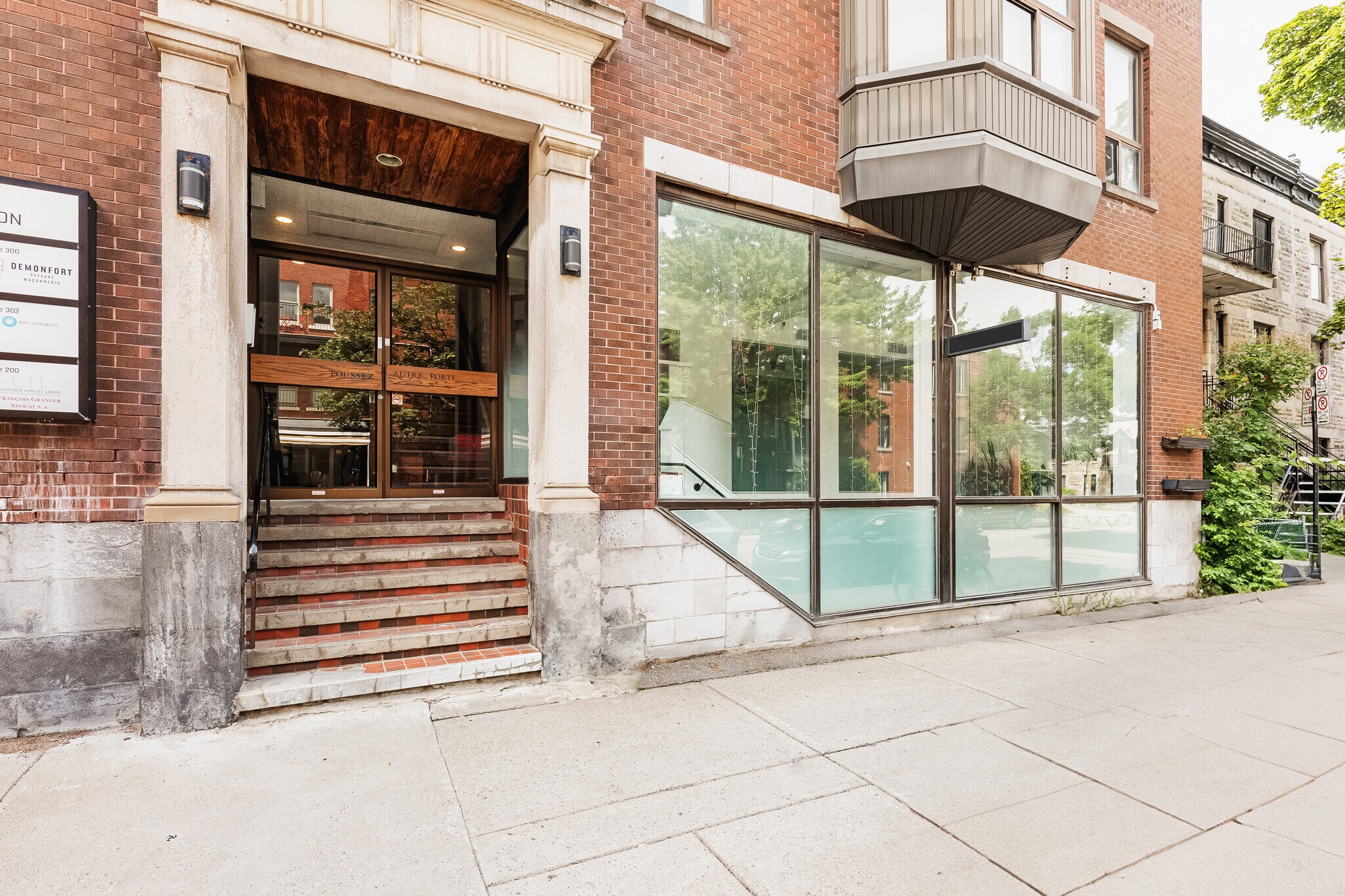 5100 Rue Hutchison, Montréal, QC à louer Photo principale– Image 1 sur 2