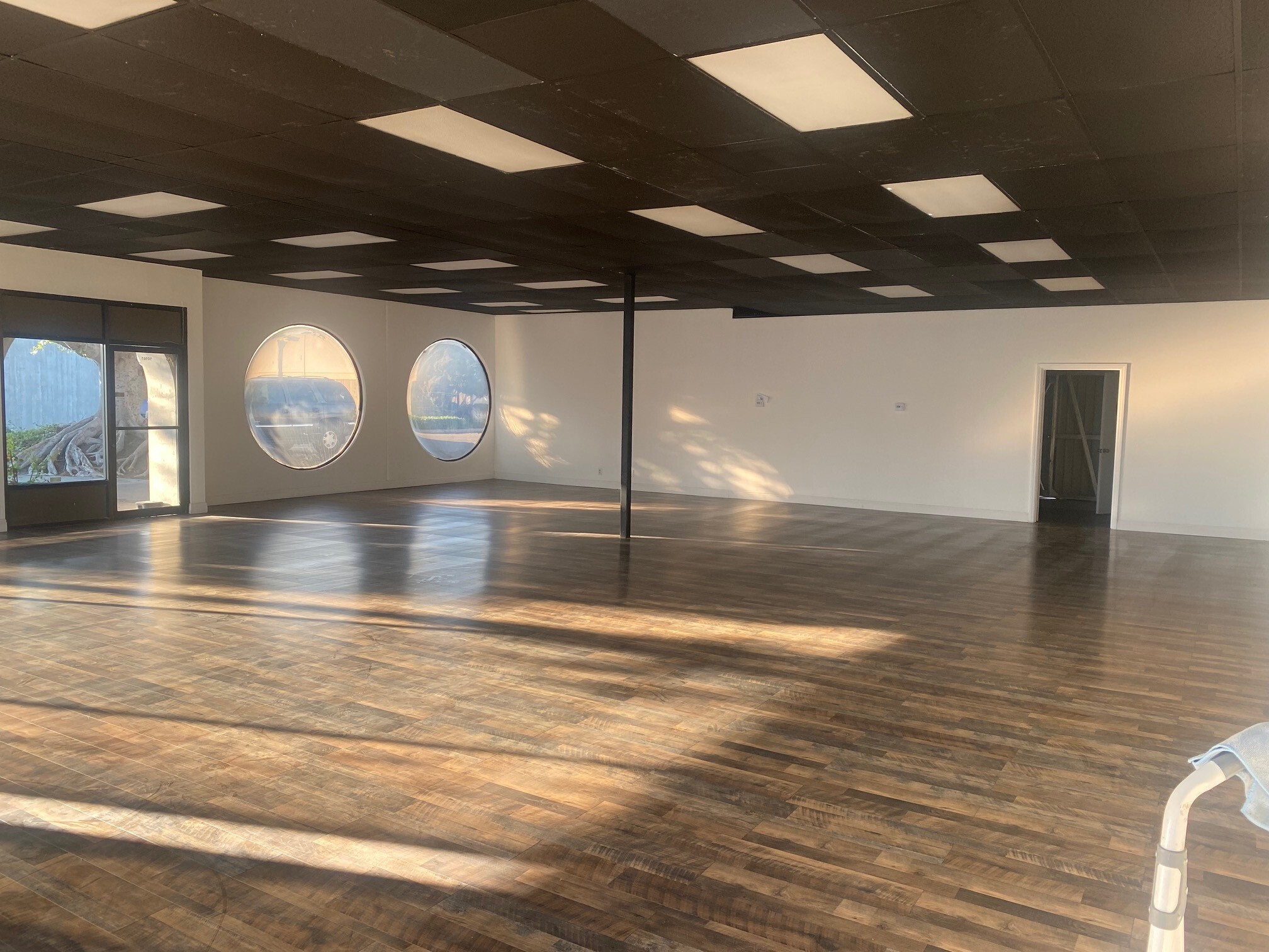 Ellis Avenue - Fountain Business Centre, Fountain Valley, CA à louer Photo intérieure– Image 1 sur 2