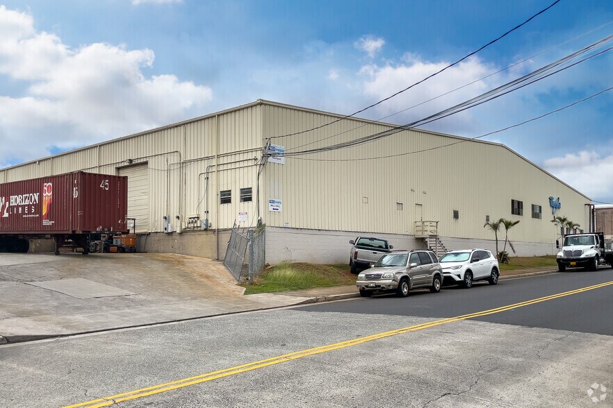 94-144 Leoole St, Waipahu, HI à louer - Photo de l’immeuble – Image 2 sur 9