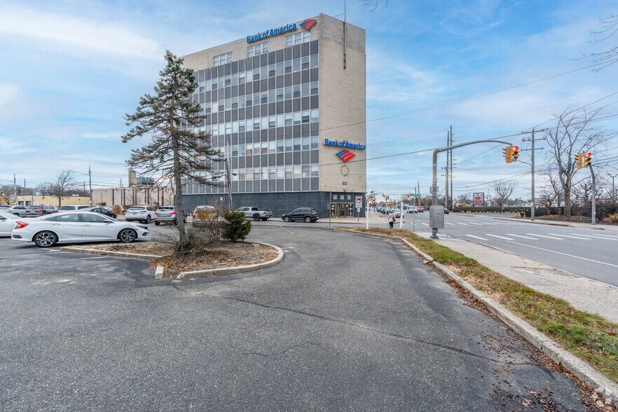 60 Hempstead Ave, West Hempstead, NY à louer - Photo de l’immeuble – Image 3 sur 23