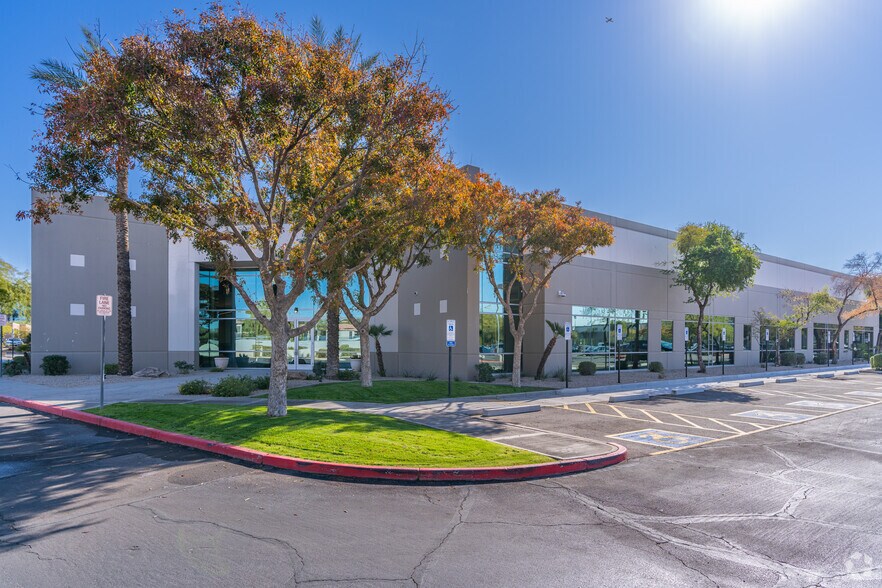 20401 N 29th Ave, Phoenix, AZ à louer - Photo de l’immeuble – Image 2 sur 20