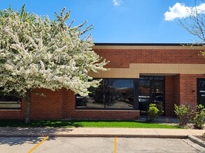 5202 Eastpark Blvd, Madison, WI à louer Photo de l’immeuble– Image 1 sur 2