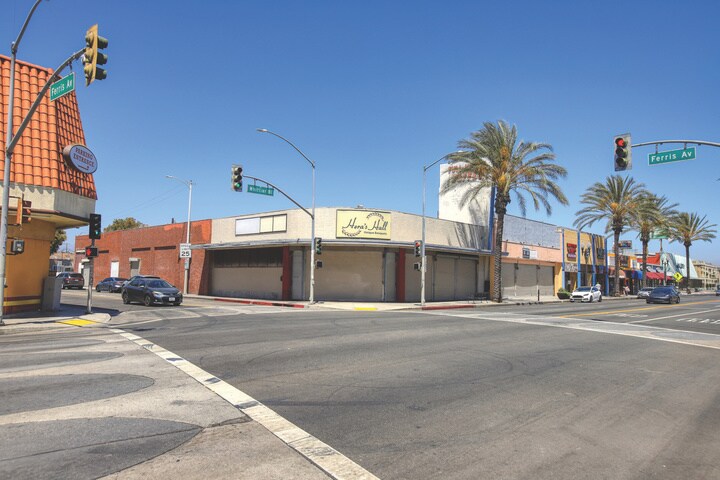 Whittier Boulevard retail portfolio portefeuille de 2 biens à vendre sur LoopNet.fr - Photo de l’immeuble – Image 2 sur 10