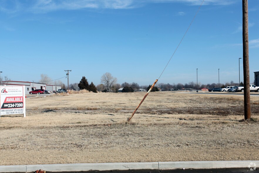 4100 W Owen K Garriott Rd, Enid, OK à vendre - Photo de l’immeuble – Image 1 sur 2