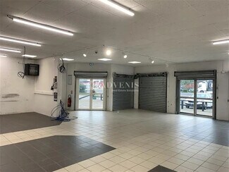 Plus de détails pour Local commercial à louer