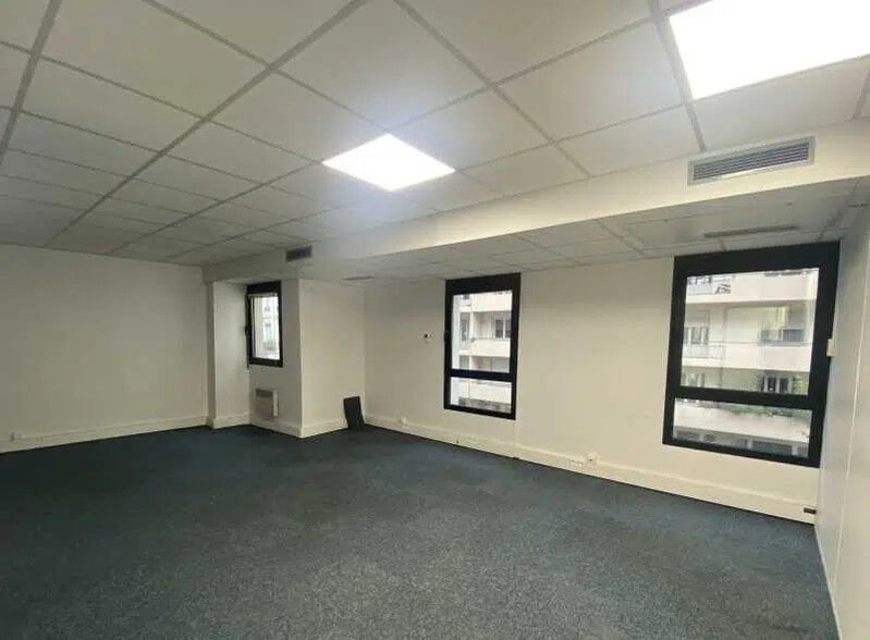 Bureau dans Lyon à louer - Photo de l’immeuble – Image 3 sur 6