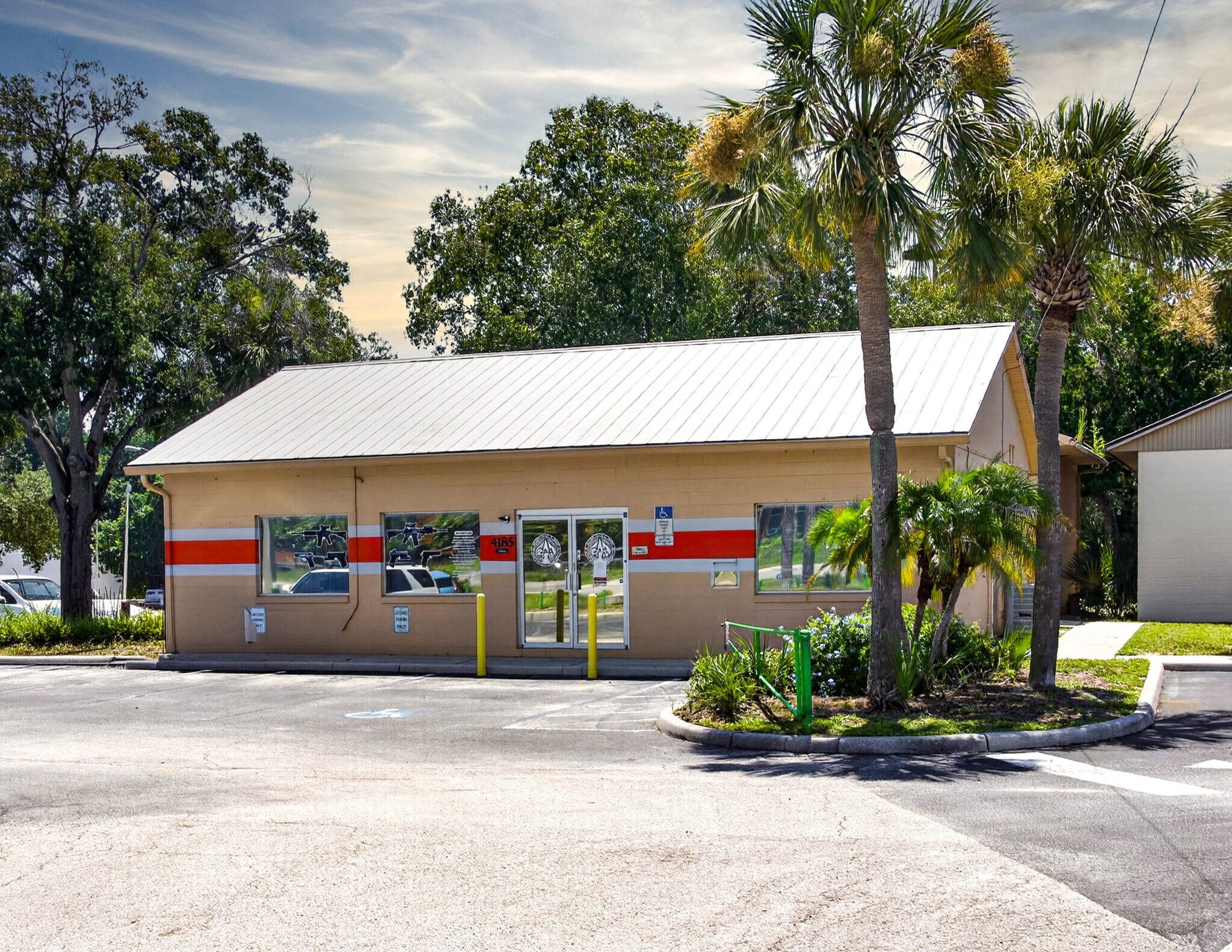 4185 S Orlando Dr, Sanford, FL à louer Photo de l’immeuble– Image 1 sur 15