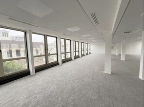 27-29 Rue Des Poissonniers, Neuilly-sur-Seine à louer Photo intérieure– Image 1 sur 5