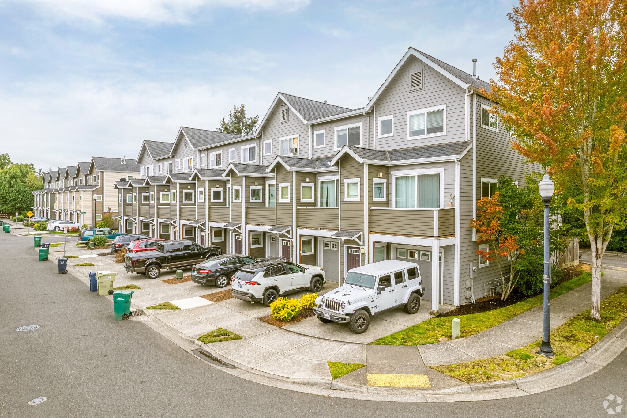 28 Unit Portfolio Offering portefeuille de 3 biens à vendre sur LoopNet.fr Photo principale– Image 1 sur 22