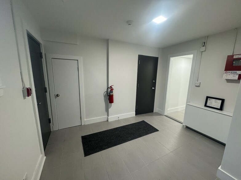 109-111 35th St, Union City, NJ à louer - Photo de l’immeuble – Image 3 sur 18