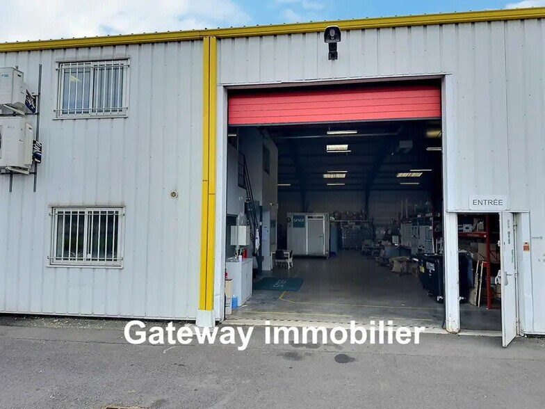 Industriel/Logistique dans COURNON-D'AUVERGNE à louer - Photo de l’immeuble – Image 2 sur 16
