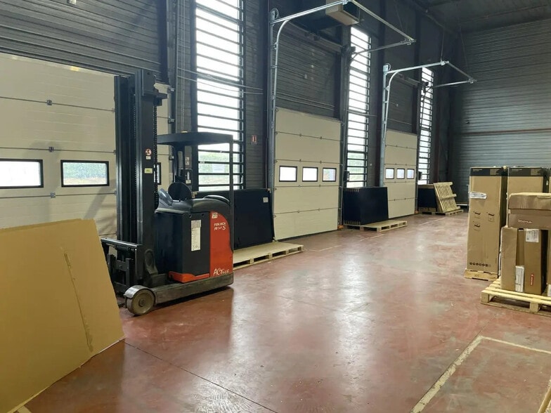 Bureau dans Tremblay-en-France à louer - Photo intérieure – Image 2 sur 4