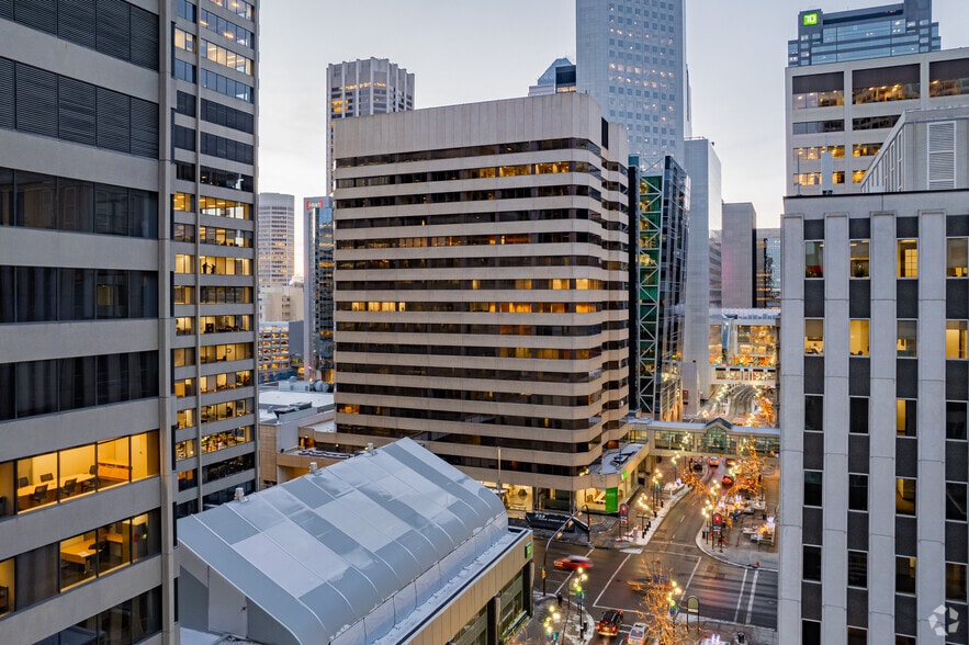 333 5th Ave SW, Calgary, AB à louer - Photo de l’immeuble – Image 1 sur 1