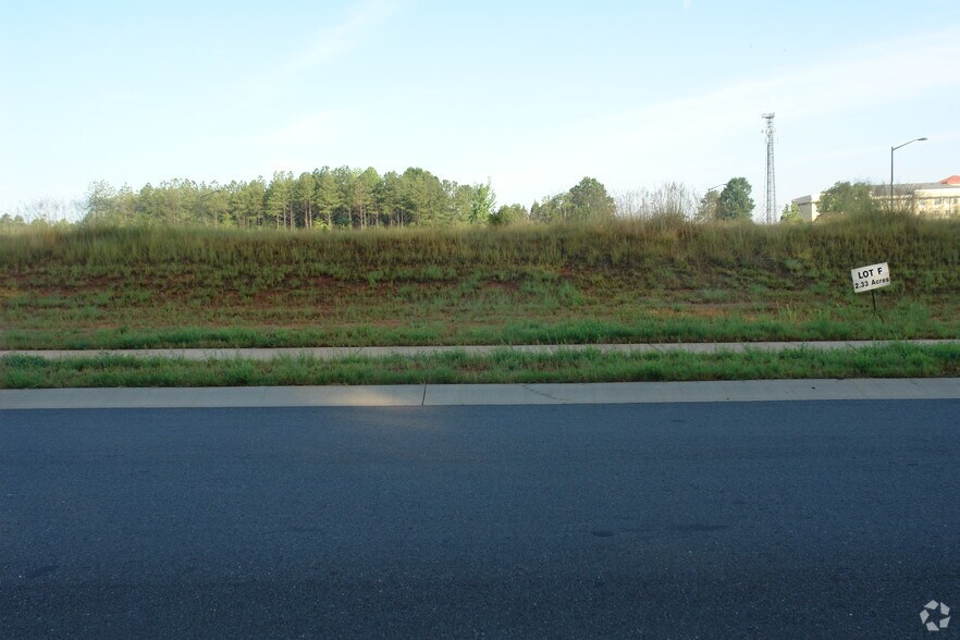 125 Ivy Hill Ln, Rock Hill, SC à vendre - Photo principale – Image 1 sur 2