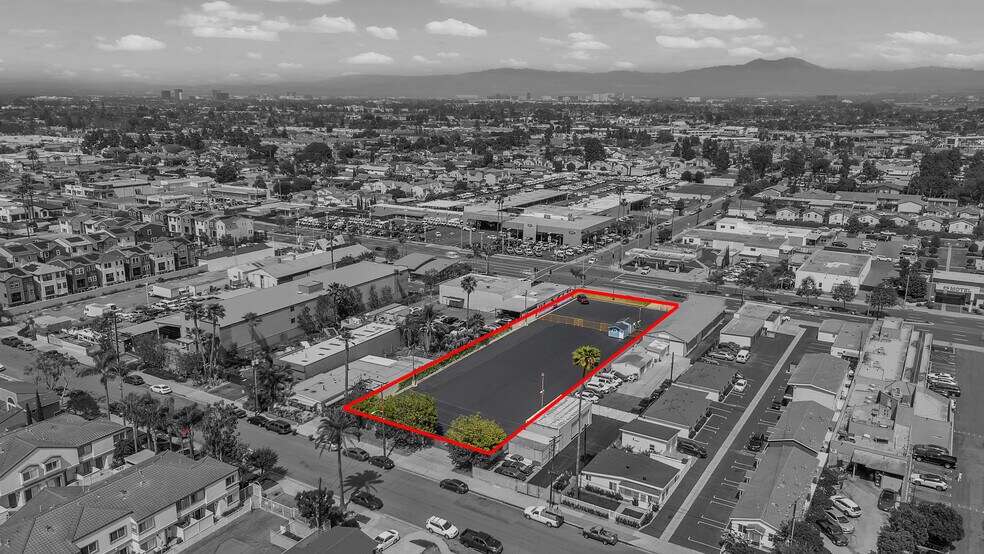 2045 Harbor Blvd, Costa Mesa, CA à louer - Photo de l’immeuble – Image 1 sur 22