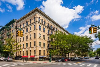 Plus de détails pour 411-421 Manhattan Ave, New York, NY - Logement à vendre