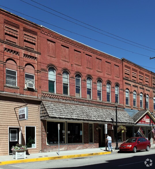 145 Main Ave, Weston, WV à vendre - Photo de l’immeuble – Image 2 sur 12
