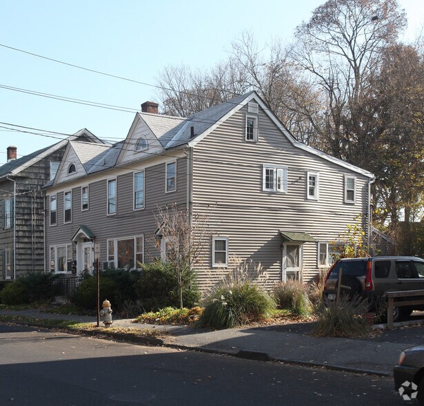 Multifamily Portfolio Kingston portefeuille de 4 biens à vendre sur LoopNet.fr - Photo principale – Image 3 sur 3