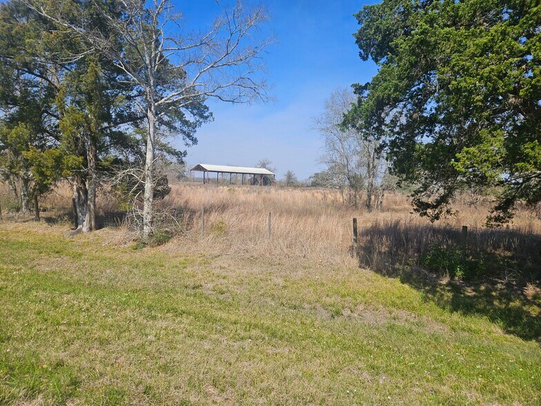 29929 FM 1301 Rd, West Columbia, TX à vendre - Photo de l’immeuble – Image 1 sur 2