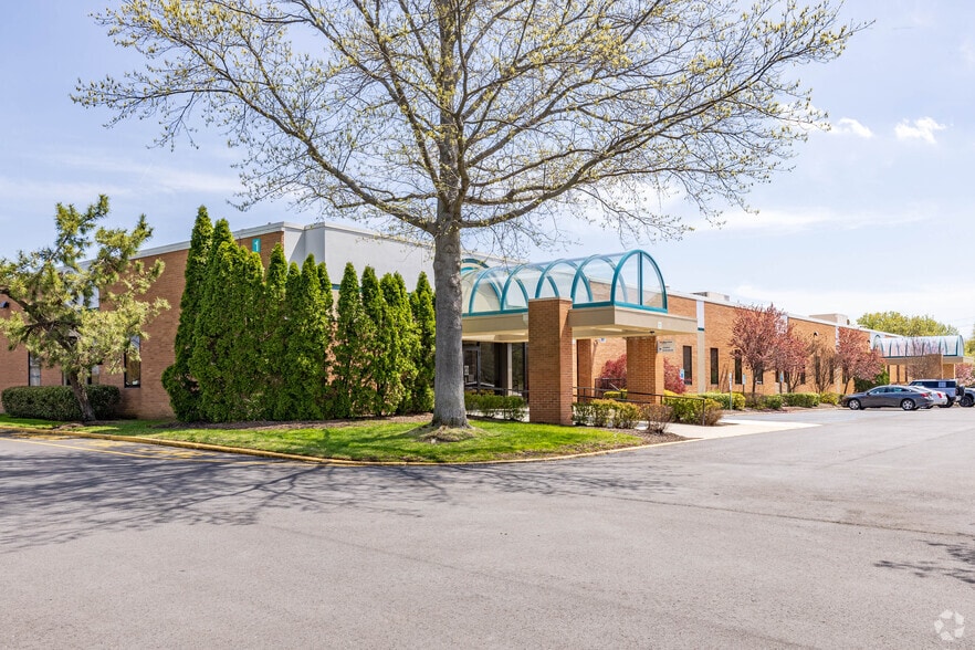 2 Crescent Pl, Oceanport, NJ à louer - Photo principale – Image 1 sur 12