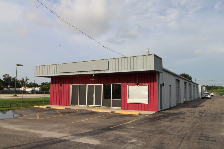 6023 15th St E, Bradenton, FL à vendre - Photo de l’immeuble – Image 1 sur 12