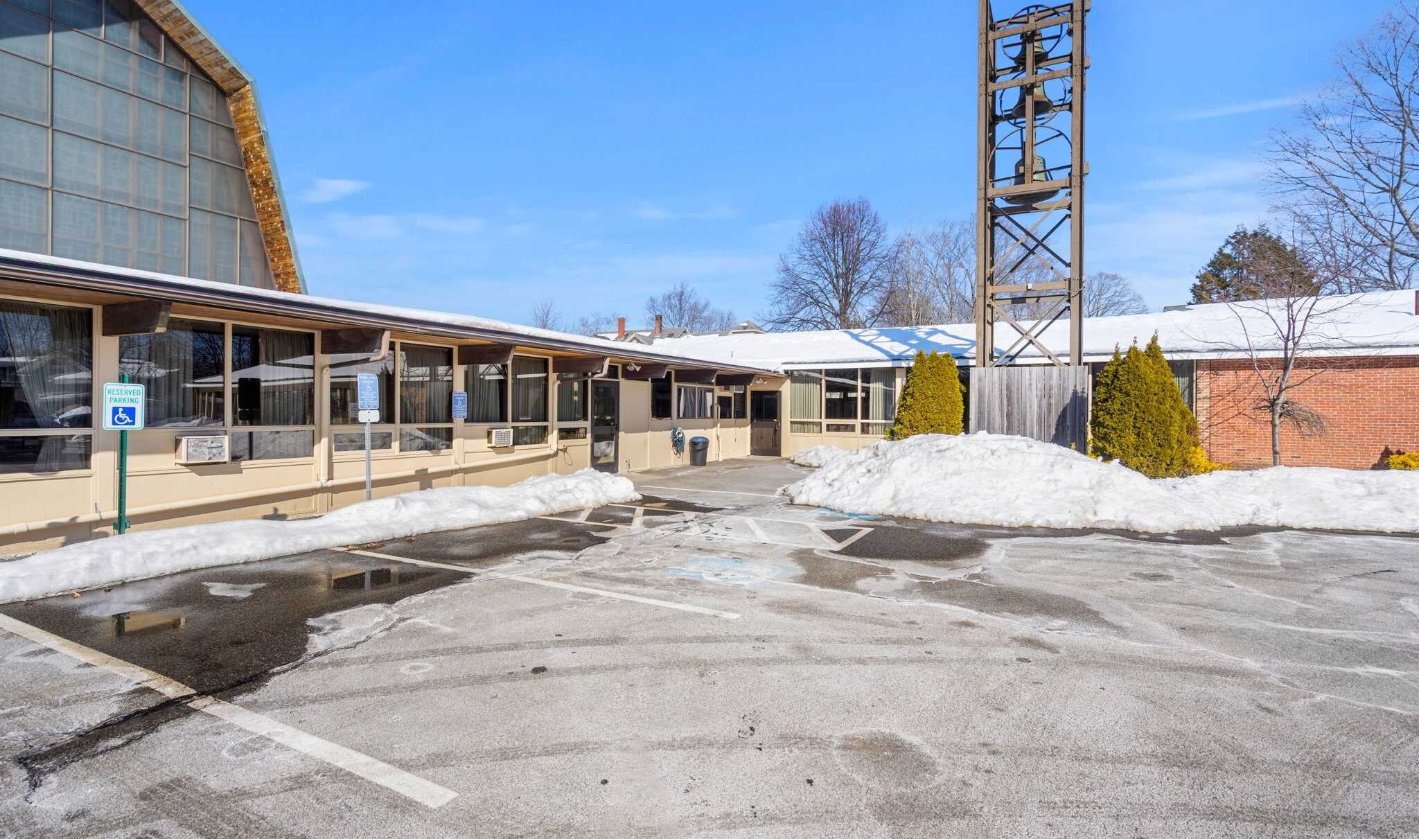 16 Sylvan St, Danvers, MA à louer Photo principale– Image 1 sur 6