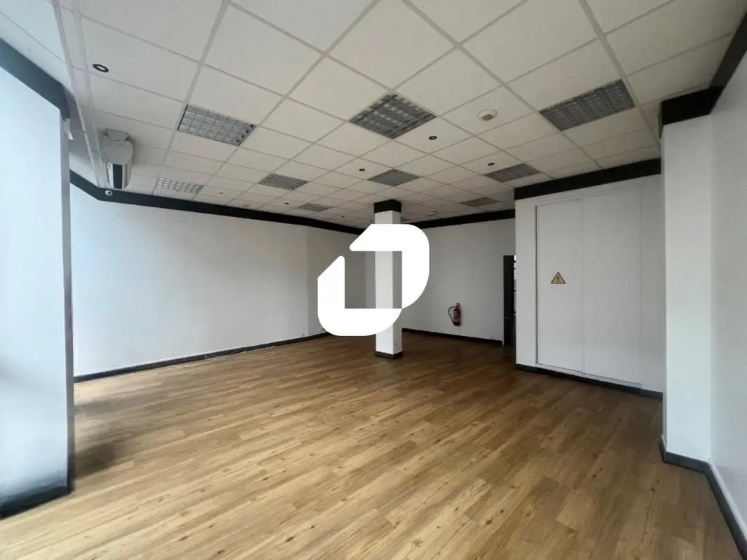 240 Rue De Paris, Douai à louer Photo de l’immeuble– Image 1 sur 10
