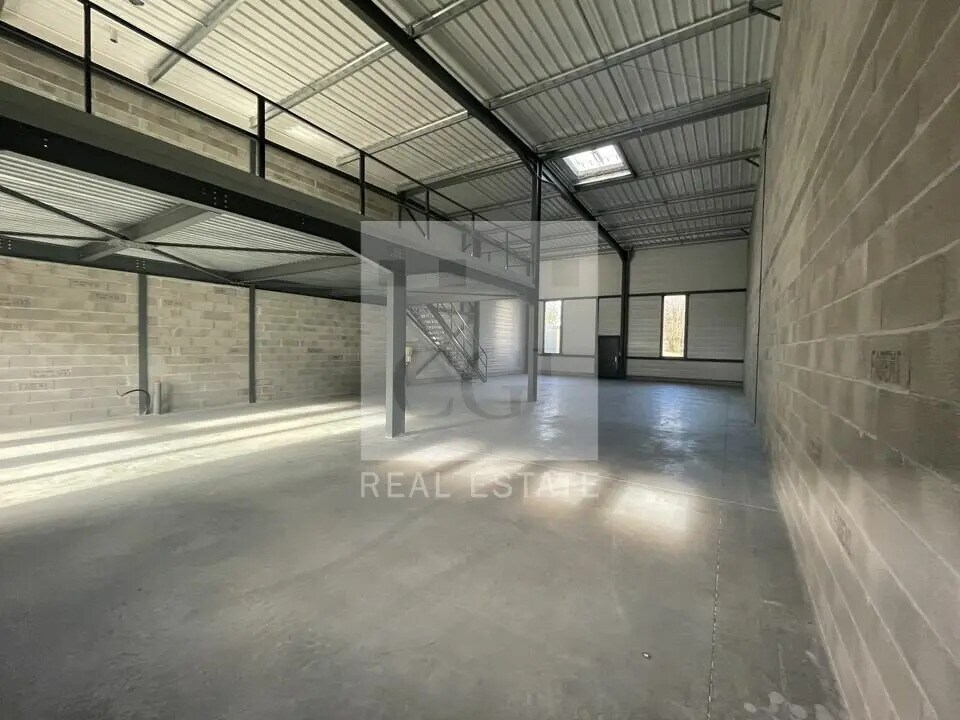 Local d’activités dans Voreppe à louer Photo intérieure– Image 1 sur 5