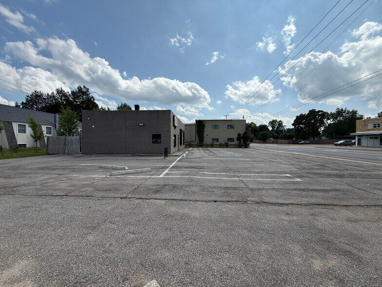 190 20th St N, Battle Creek, MI à vendre - Photo de l’immeuble – Image 3 sur 14