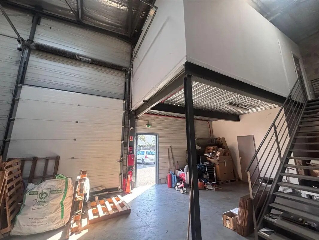 Local d’activités dans La Penne-sur-Huveaune à louer Photo intérieure– Image 1 sur 7