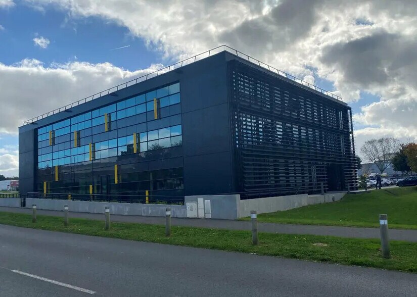 Bureau dans Hérouville-Saint-Clair à louer - Photo de l’immeuble – Image 1 sur 9