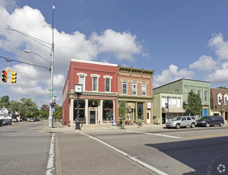 101 N Lafayette St, South Lyon, MI à vendre - Photo de l’immeuble – Image 2 sur 22
