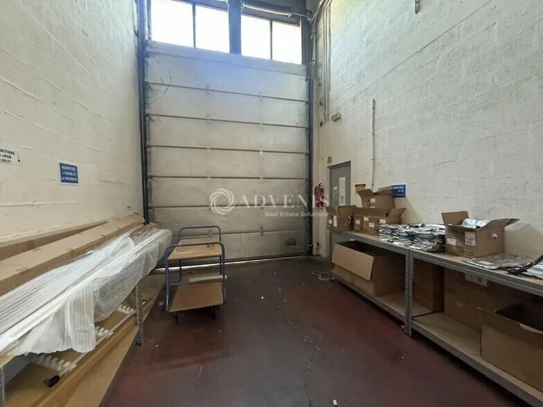 Local d’activités dans Villepinte à louer - Photo de l’immeuble – Image 3 sur 8