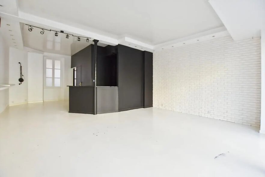 Local commercial dans Paris à louer - Photo de l’immeuble – Image 2 sur 5