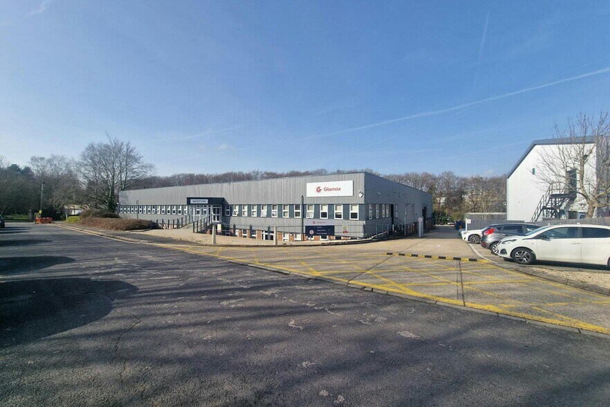 17 Priestley Road portefeuille de 2 biens à vendre sur LoopNet.fr - Photo de l’immeuble – Image 2 sur 20