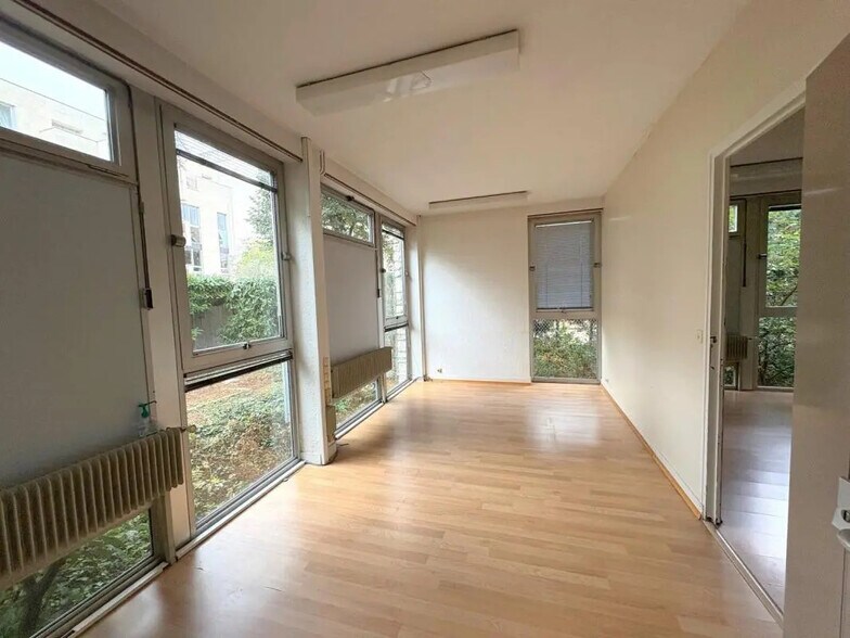 Bureau dans Saint-Germain-en-Laye à vendre - Photo de l’immeuble – Image 2 sur 11