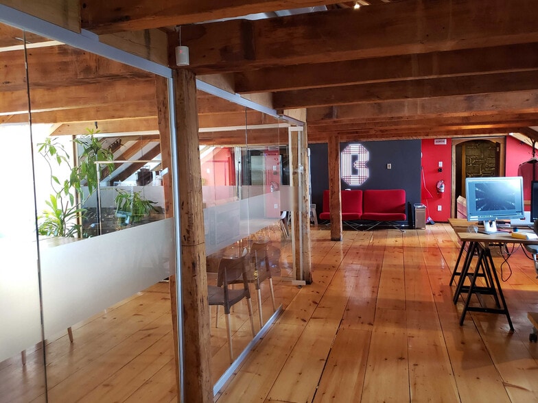 300 Pl D'youville, Montréal, QC à louer - Photo intérieure – Image 3 sur 18